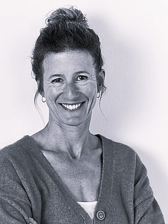 Frau  Claudia Knuth