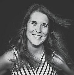 Ms  Nina Lorbach